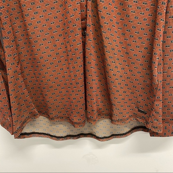 ✨NEW✨ RED SLINKY BUTTON UP BLOUSE / STRETCHY - Picture 3 of 7